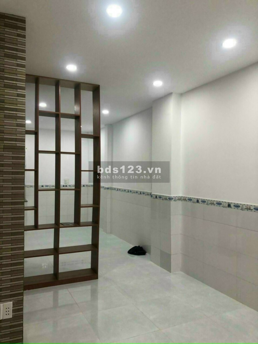 Bán nhà mặt tiền đường 12, Phước Bình, Quận 9, giá 3.85 tỷ, thương lượng chính chủ