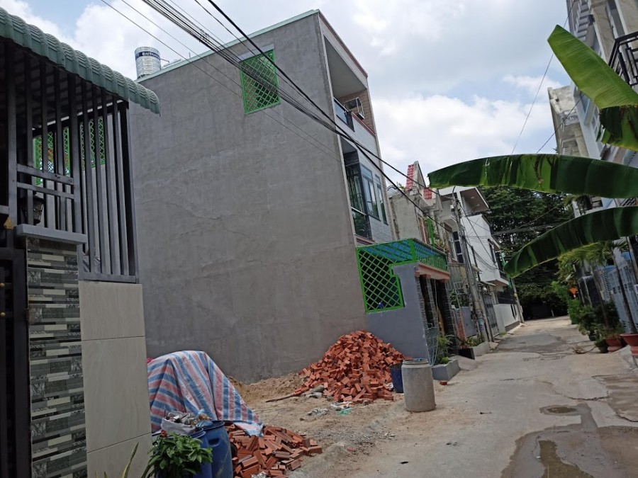 Nhà 1 trệt 2 lầu Bửu Hòa,SHR thổ cư, hẻm thông kinh doanh tốt, gần cty Pouchen