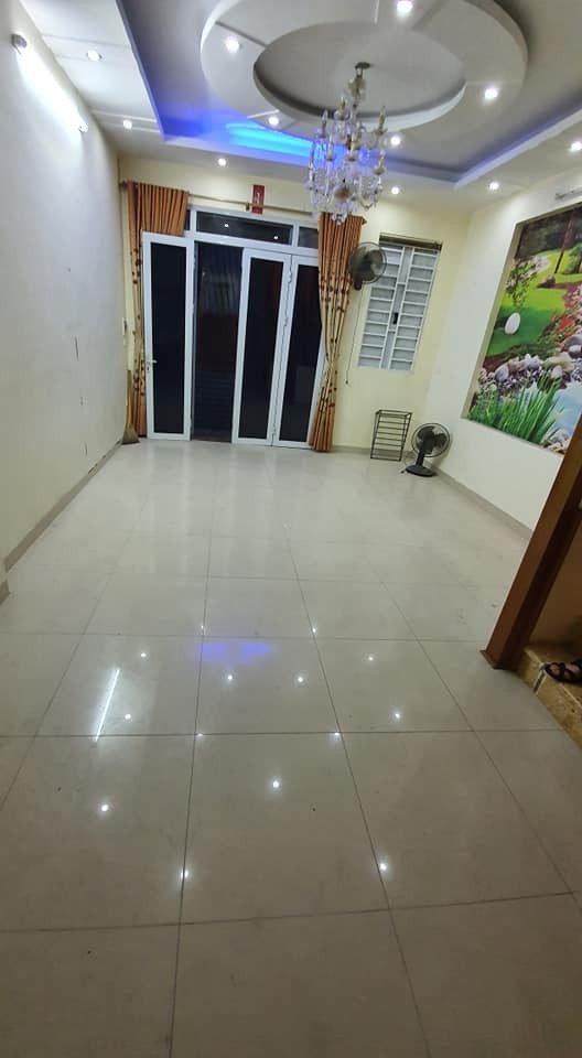 Bán nhà Kim Giang, Hoàng Mai, DT rộng 42m2 x 4T, ô tô tránh 10m, lô…