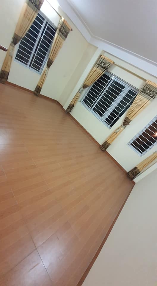 Bán nhà Kim Giang, Hoàng Mai, DT rộng 42m2 x 4T, ô tô tránh 10m, lô…
