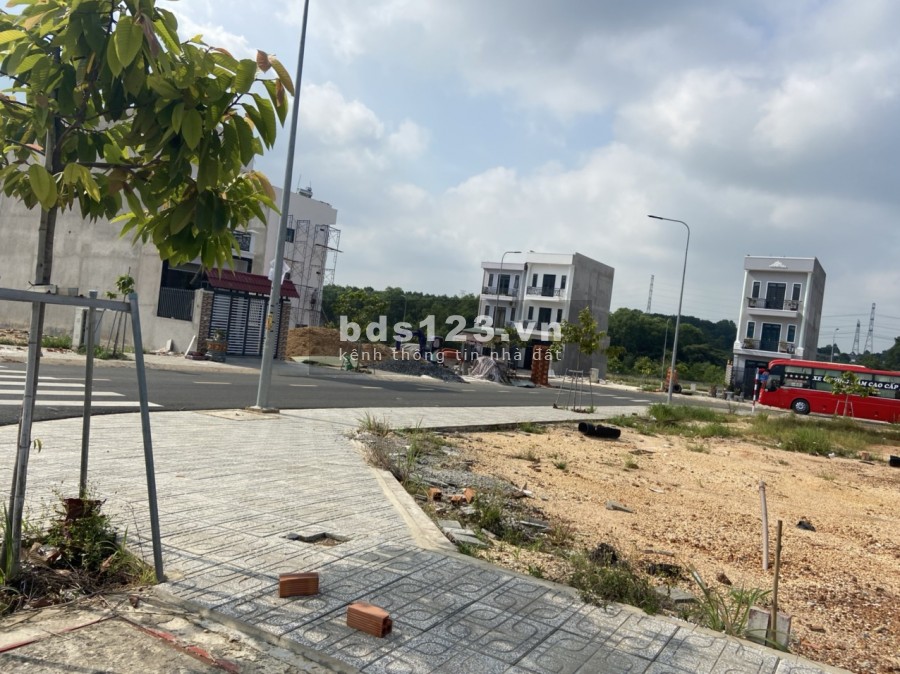 Cần bán lô góc khu đô thị NEW TOWN 8 uyên hưng Tân Uyên Bình Dương
