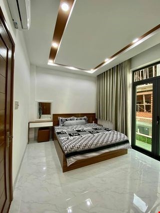 Bán nhà giá nhỉnh 100 triệu/m2, cách Trường Chinh 50m, 4 tầng, ô tô đỗ cửa