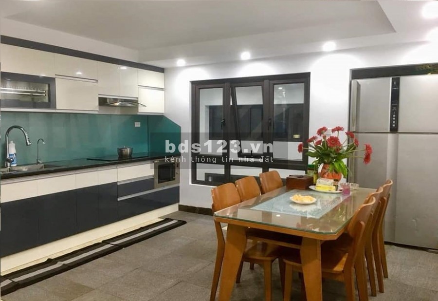 Bán Nhà Phố 8/3, ngõ ô tô đỗ cửa, phân lô, 52m5Tầng nhỉnh 4,0 tỷ.
