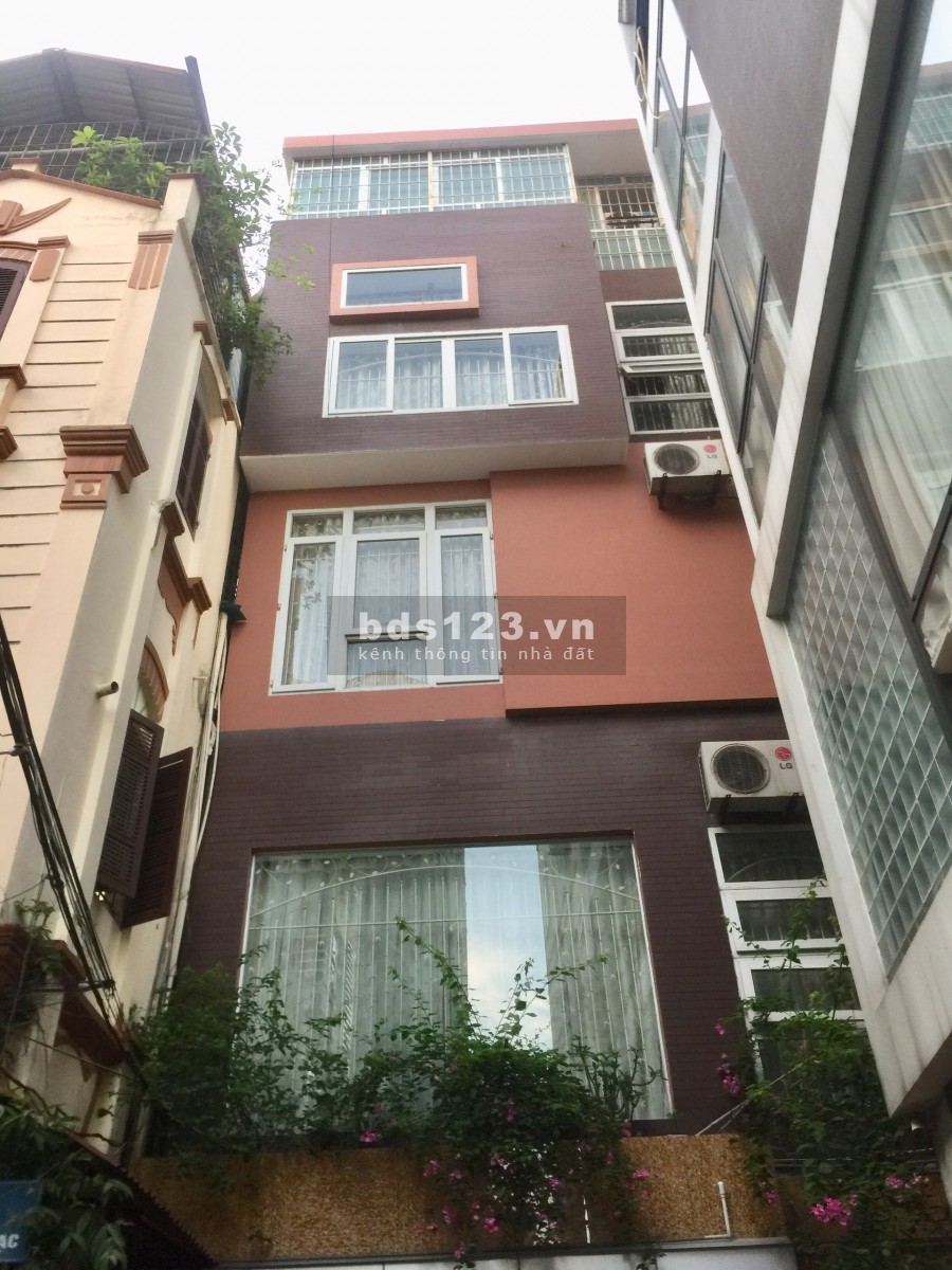 Bán Nhà Phố 8/3, ngõ ô tô đỗ cửa, phân lô, 52m5Tầng nhỉnh 4,0 tỷ.