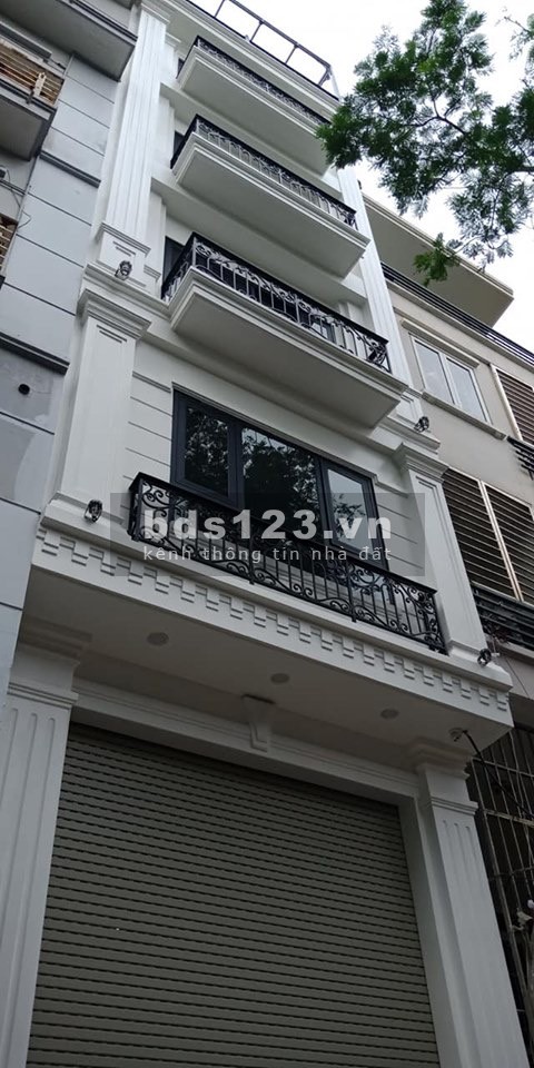 Bán nhà Phùng Khoan phân lo, ngõ to hơn phố, ô tô vào nhà, dt 37m2, 5 tầng giá 4.8 tỷ, ó thương lượng