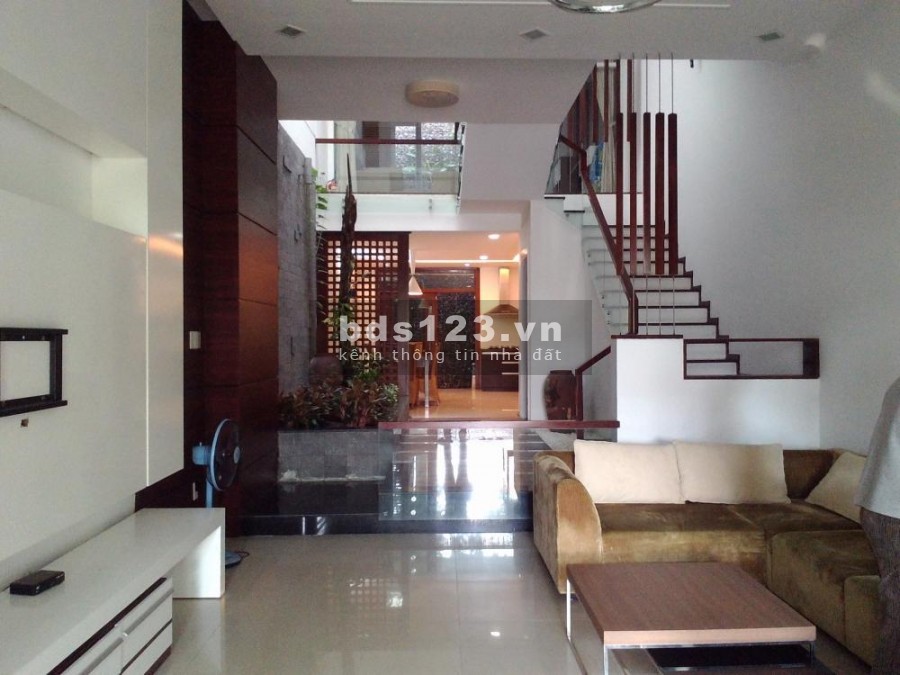 Bán nhà Tam Trinh, mặt tiền rộng, kinh doanh tốt, 5T, giá bán 4,9 tỷ