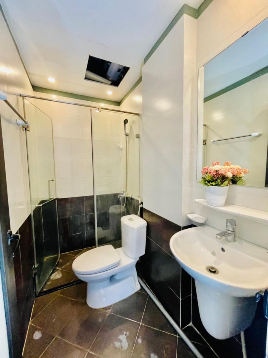 Bán Nhà 10 Phòng Khép Kín doanh thu 45tr/tháng, tại đường Láng, Đống Đa, 60m2x5T, giá 7.1 tỷ