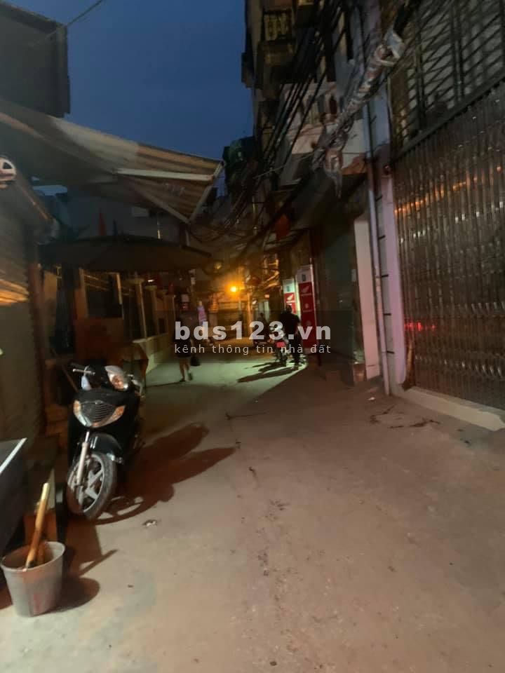 Gốc Đề siêu phẩm 42m2, giá 2,5 tỷ, sổ đỏ chính chủ săn sàng giao dịch