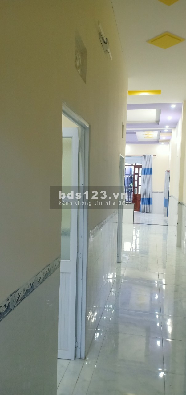 Chính chủ chuyển nhà bán gấp nhà c4 mới gía rẻ đẹp kề chợ tp buôn bán