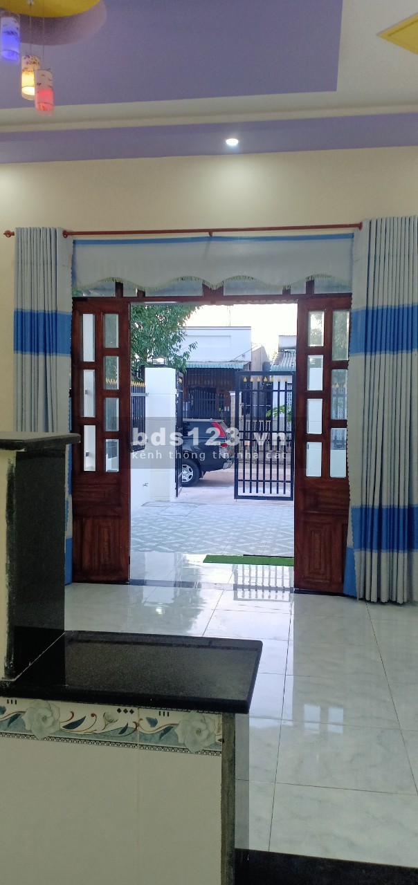 Chính chủ chuyển nhà bán gấp nhà c4 mới gía rẻ đẹp kề chợ tp buôn bán
