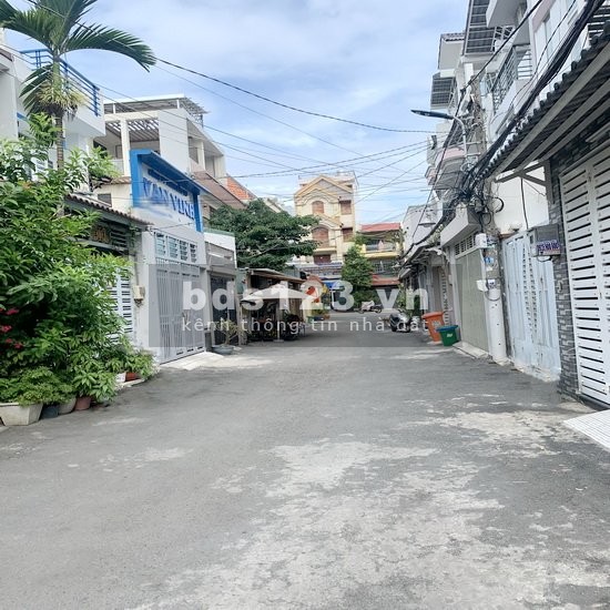Nhà phố 2 lầu đúc hxh đường số Lý Phục Man, phường Bình Thuận, Quận 7