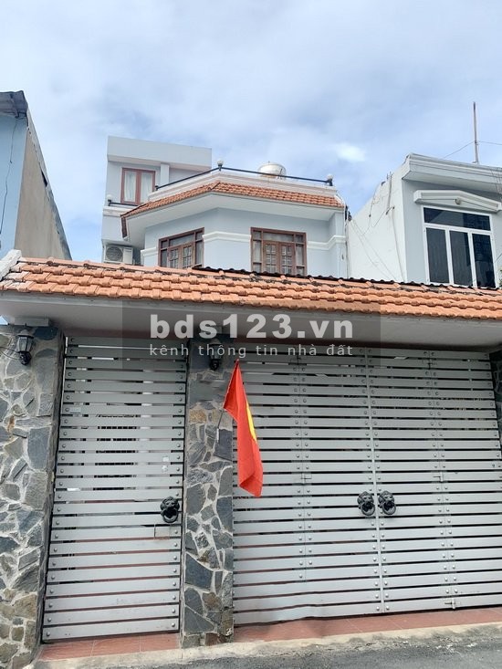 Nhà phố 2 lầu đúc hxh đường số Lý Phục Man, phường Bình Thuận, Quận 7