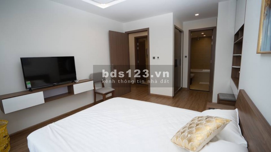 Bán nhanh M2 Vinhomes Metropolis, 3 ngủ 91.65m2, full nội thất - 0973781843 Ánh.