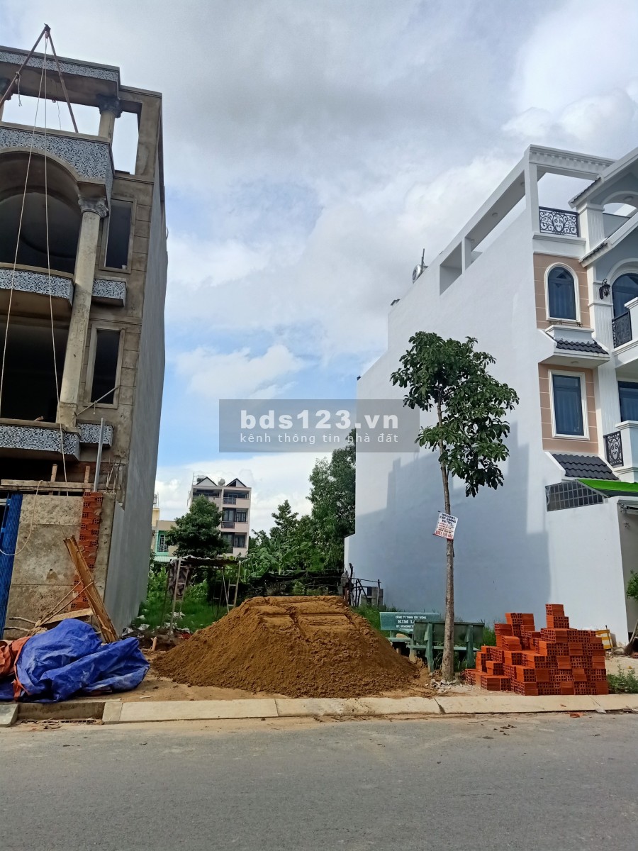 Kẹt tiền bán gấp đất 84.3m2 đường số 2 Bình Chánh sổ sẵn chính chủ