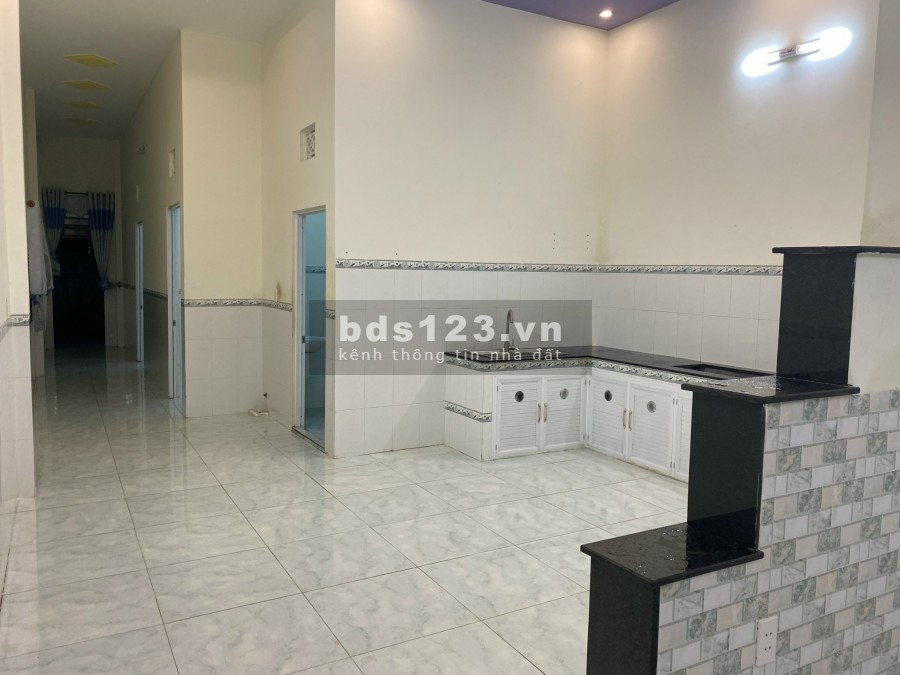 Chính chủ chuyển nhà bán gấp nhà c4 mới gía rẻ đẹp kề chợ tp buôn bán