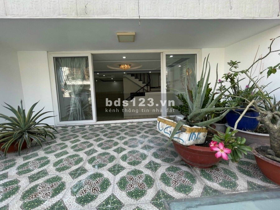 Bán gấp nhà Phan Văn Trị Gò Vấp, 70m2, 3 Tầng, Giá Rẻ Nhất Năm chỉ 6 tỷ