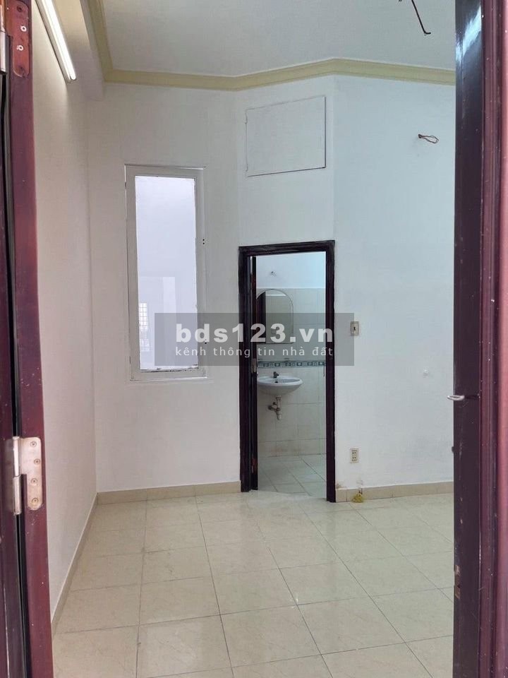 Bán gấp nhà Phan Văn Trị Gò Vấp, 70m2, 3 Tầng, Giá Rẻ Nhất Năm chỉ 6 tỷ