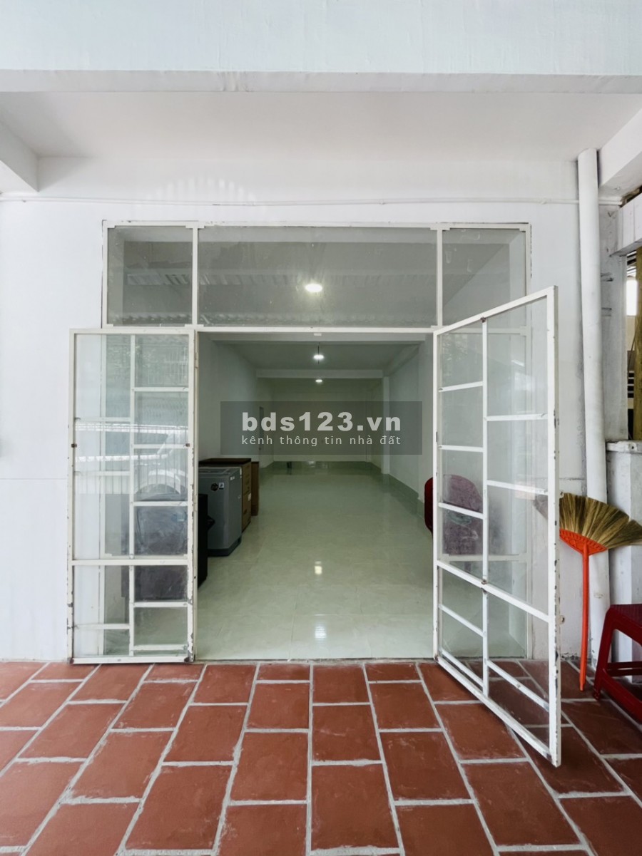 Cho Thuê tâng trệt Chung cư Bộ Công An Q2 dt 130m2 giá 7tr/ tháng ngay trung tâm