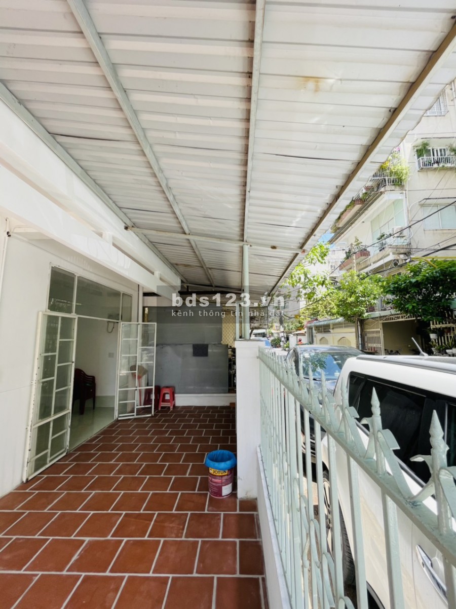 Cho Thuê tâng trệt Chung cư Bộ Công An Q2 dt 130m2 giá 7tr/ tháng ngay trung tâm