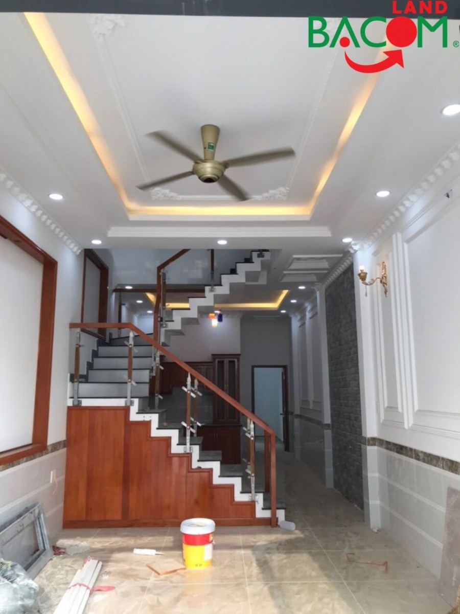 Nhà 1 trệt, 1 lầu, phường Tân Hạnh diện tích 85m2, SHR đường ô tô 2 ty8