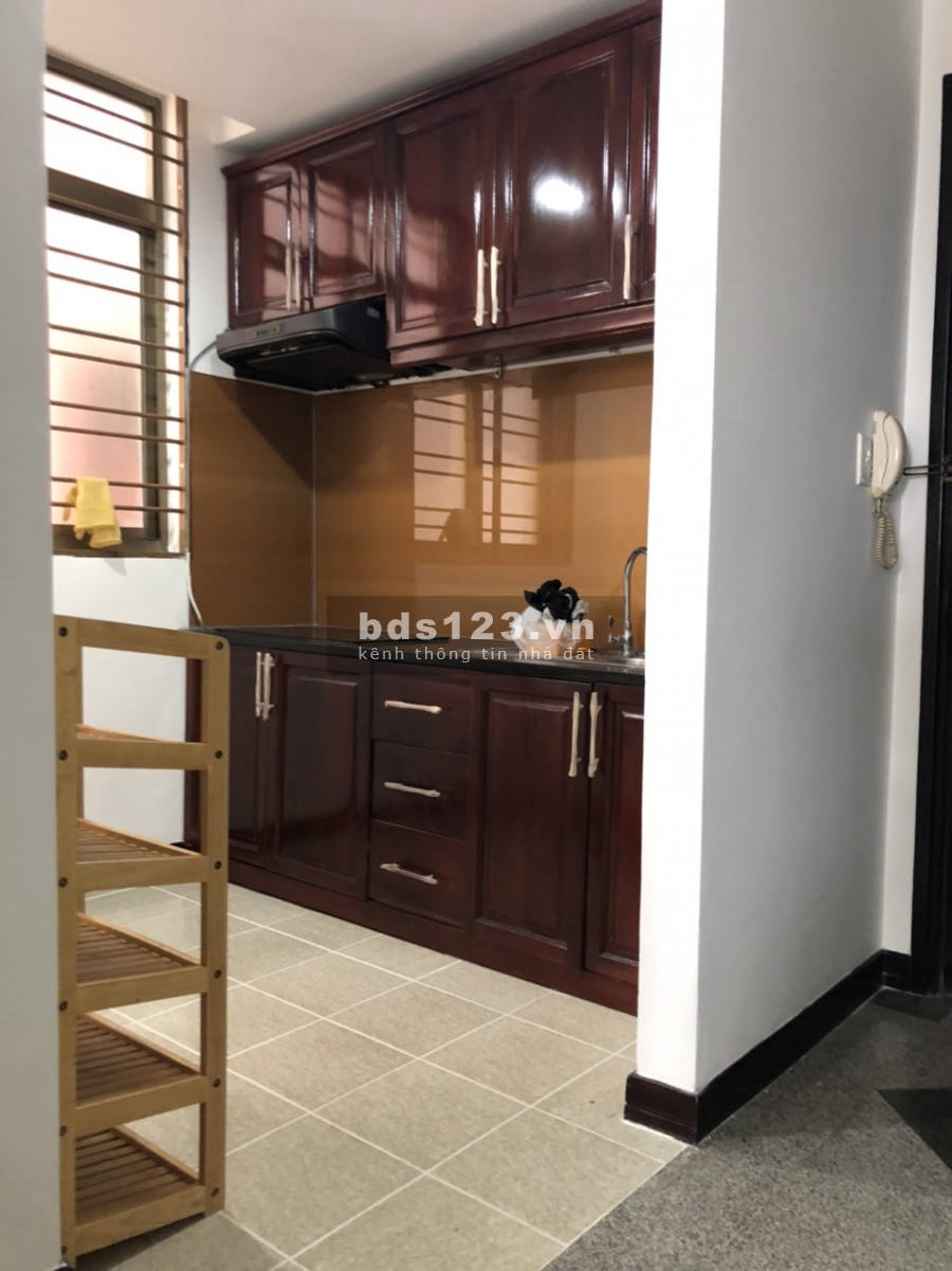 Cần cho thuê gấp căn hộ 155 Nguyễn Chí Thanh Quận 5, diện tích 70m2, 2PN