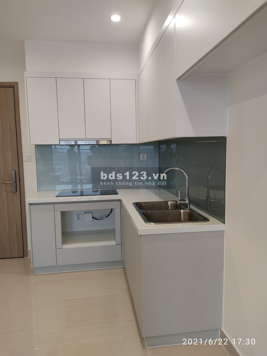 Chủ nhà gửi thuê gấp căn 2PN1WC nội thất full gỗ tại Vinhomes Smart City