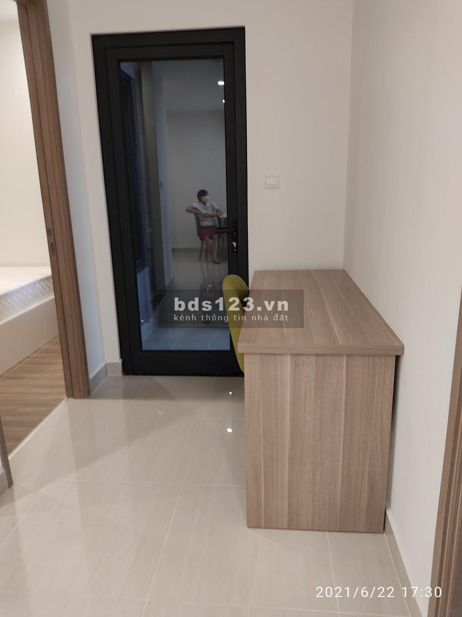 Chủ nhà gửi thuê gấp căn 2PN1WC nội thất full gỗ tại Vinhomes Smart City