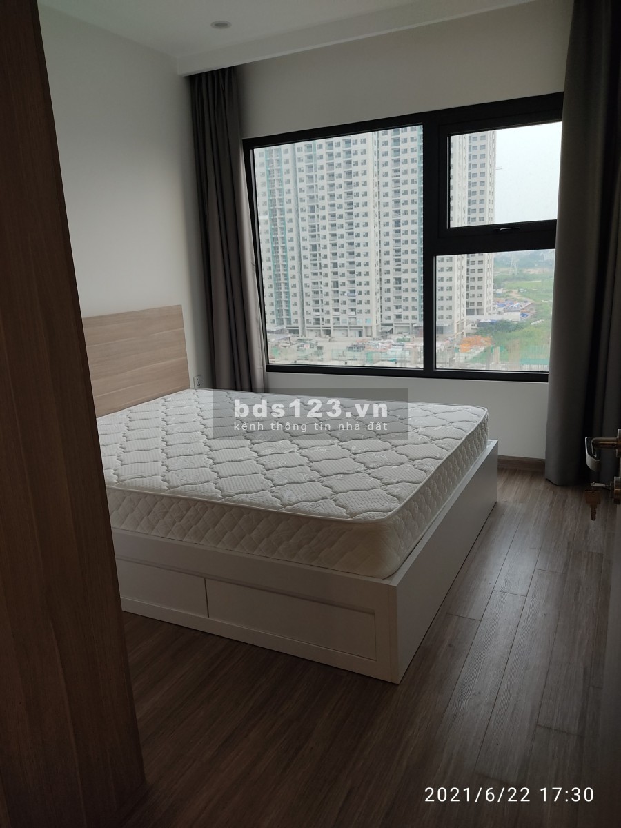 Chủ nhà gửi thuê gấp căn 2PN1WC nội thất full gỗ tại Vinhomes Smart City
