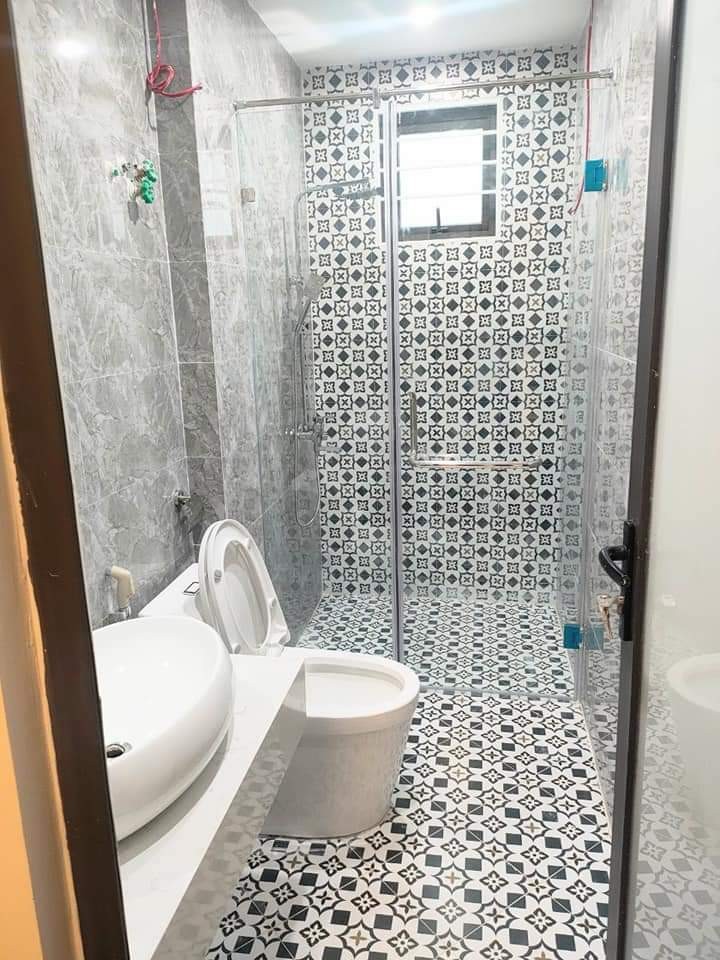 Bán nhà Lương Khánh Thiên ô tô đổ cửa bãi ô tô trước nhà, mới koong, dt 60m2, 6 tầng, mt 4.7 nhỉnh 4.7 tỷ