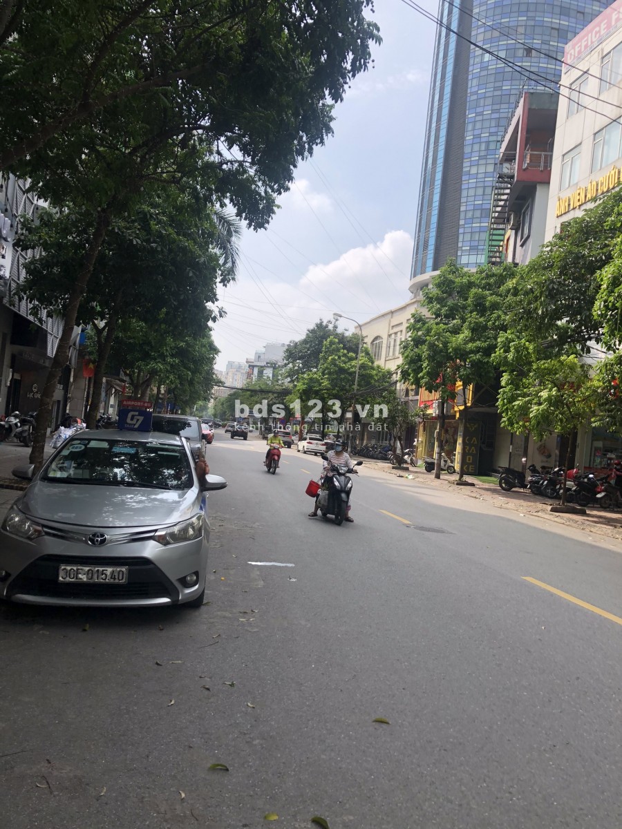 Chính chủ cho thuê văn phòng mặt phố nguyễn thị định LH: 0563151111