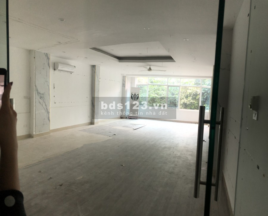 Chính chủ cho thuê văn phòng mặt phố nguyễn thị định LH: 0563151111
