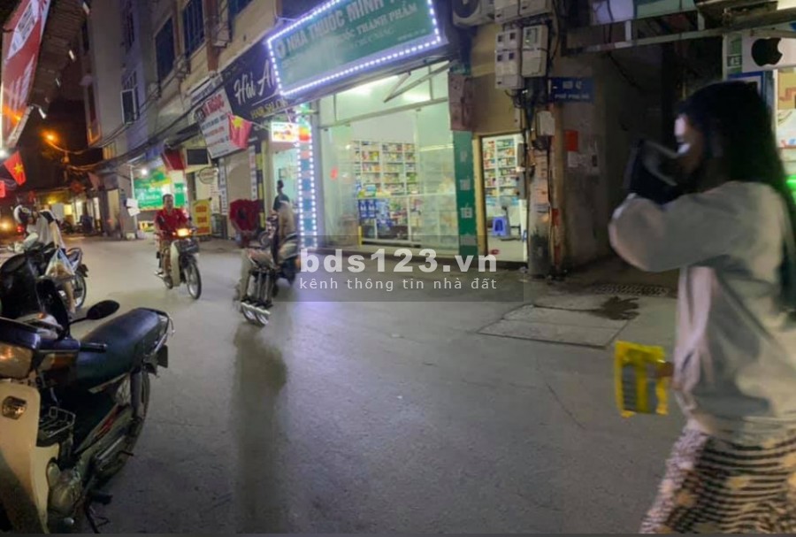 Khu vip Phú Đô giá chỉ 3.25 tỷ, đúc 4 tầng, nong thoáng, ô tô nội thất, lh 0966396381