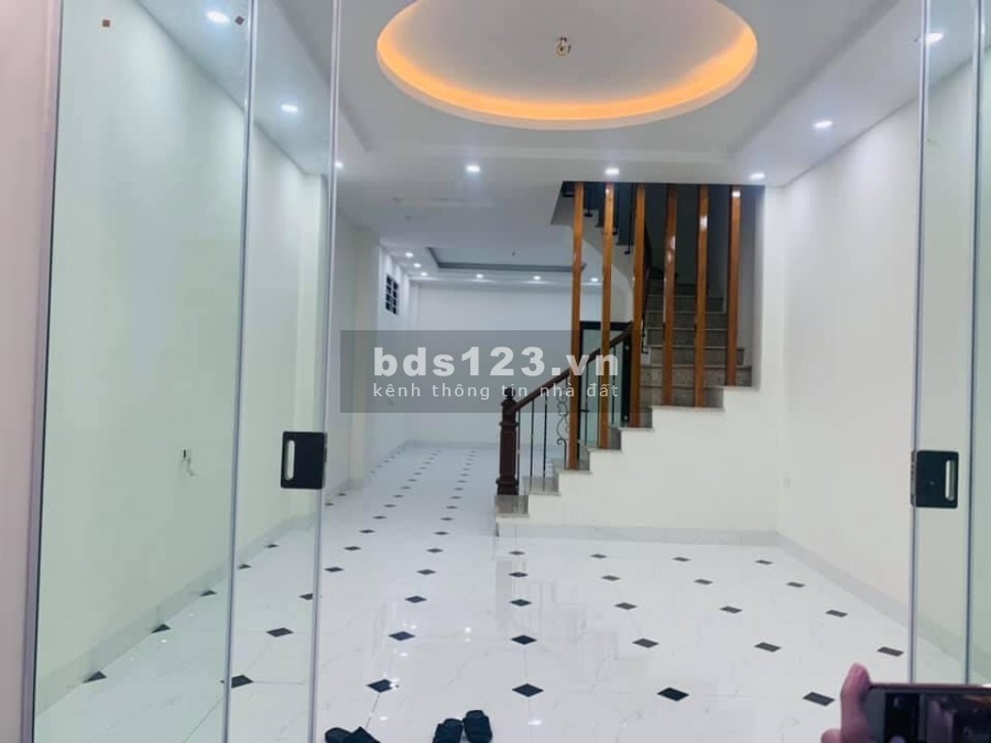Bán nhà Quận Hà Đông, ô tô đỗ cửa, ở được ngay, dt 59m2 đúc 4 tầng