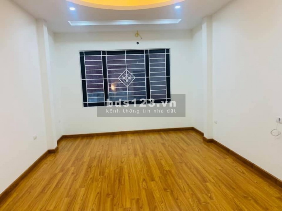Bán nhà Quận Hà Đông, ô tô đỗ cửa, ở được ngay, dt 59m2 đúc 4 tầng