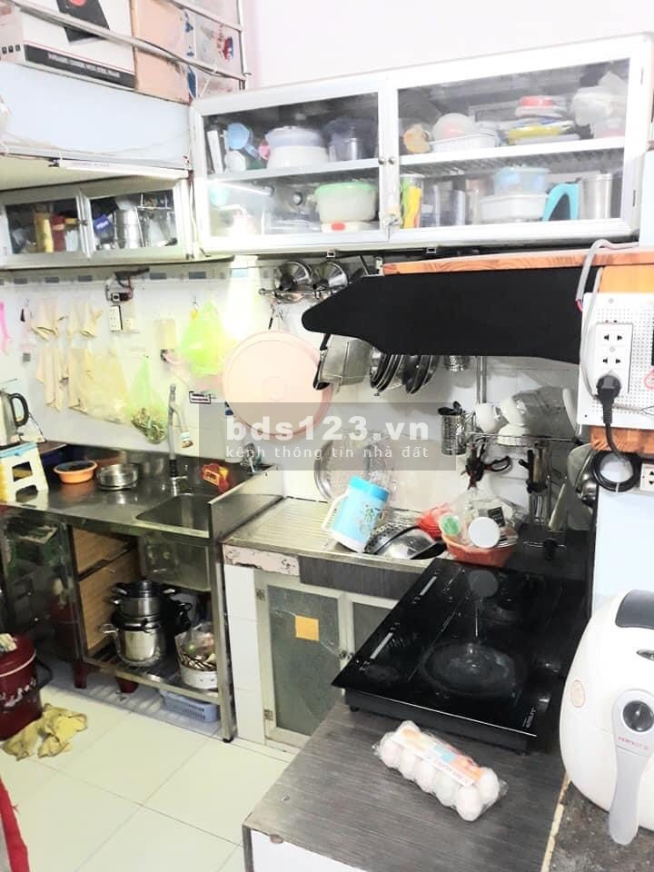 Chỉ 5.3 tỷ có nhà Q3, cách 2 căn ra MT Rạch Bùng Binh, 38 m2, 3 tầng BTCT, có sân 3m.