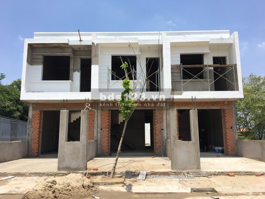 Nhà cần bán 1 trệt 1 lầu nhà xinh home garden nằm trên đường đinh đức thiện