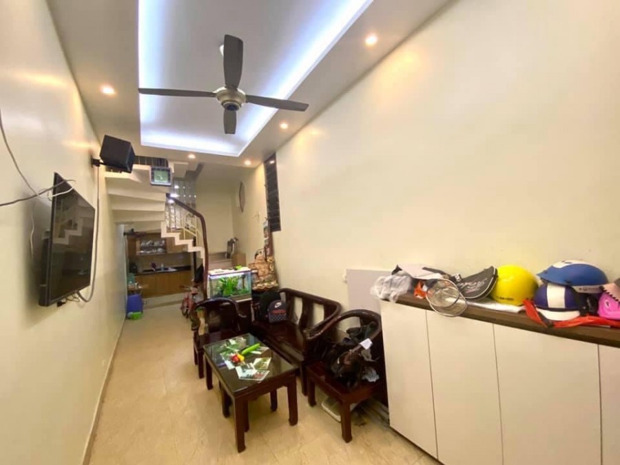 Tôn Đức Thắng, dt 38m2, nhỉnh 4 tỷ, 4 tầng đúc, 2 pn, lô góc, 15m ra phố