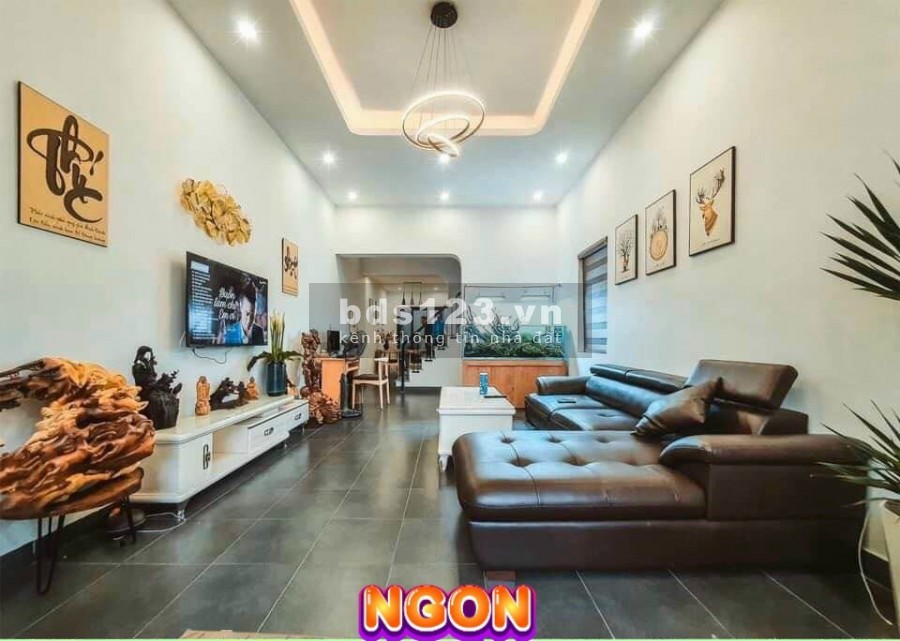 Bán nhà phố Nguyễn Thượng Mẫn, TP HD, 70m2, 2.5 tầng, gara ô tô, 2 ngủ, chỉ 2.6 tỷ