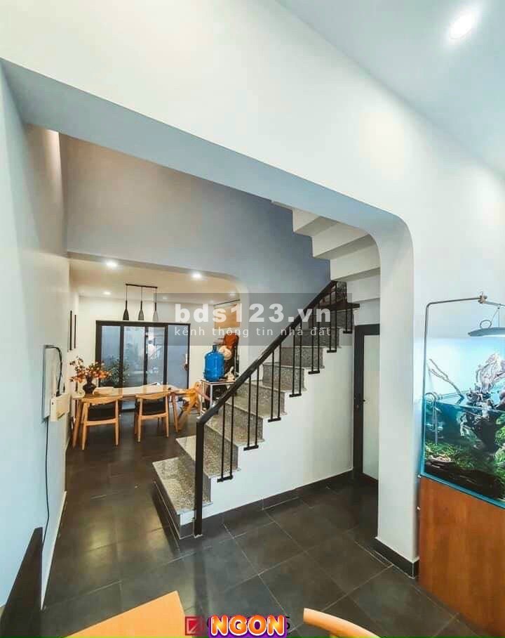 Bán nhà phố Nguyễn Thượng Mẫn, TP HD, 70m2, 2.5 tầng, gara ô tô, 2 ngủ, chỉ 2.6 tỷ