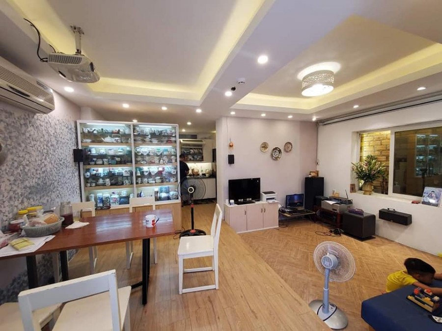 Nhà đẹp sân vườn Hoàng Hoa Thám 60m2 4 tầng đúc, giá chỉ 5.38 tỷ