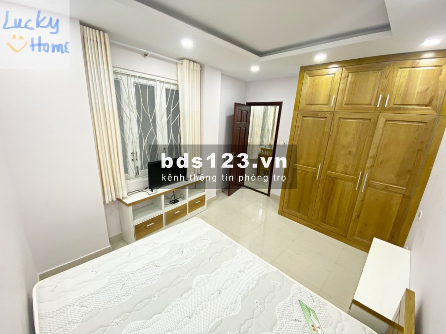 Cho thuê căn hộ duy nhất 2 pn, có ban công tại Bình Thạnh, an ninh