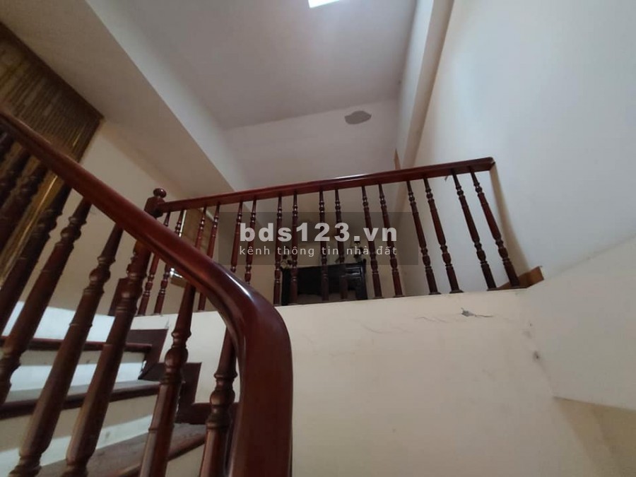 Bán gấp nhà phố Định Công, kinh doanh, ô tô đổ cửa, 5 tầng, giá chỉ 4.2 tỷ