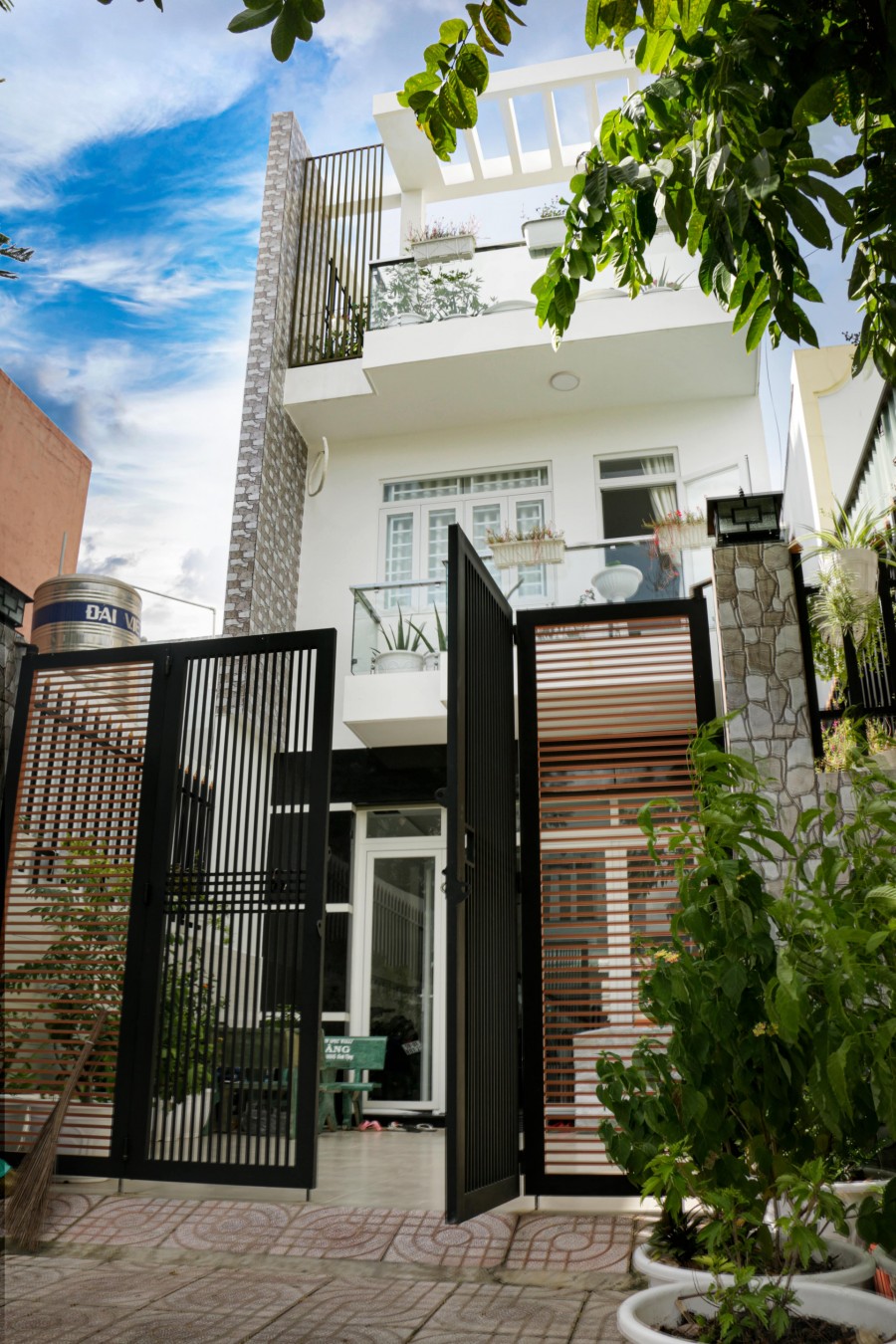 Cần Bán Gấp Nhà 90m2 Gần Chợ Bình Chánh, sổ hồng riêng, ngân hàng cho vay 50-70%