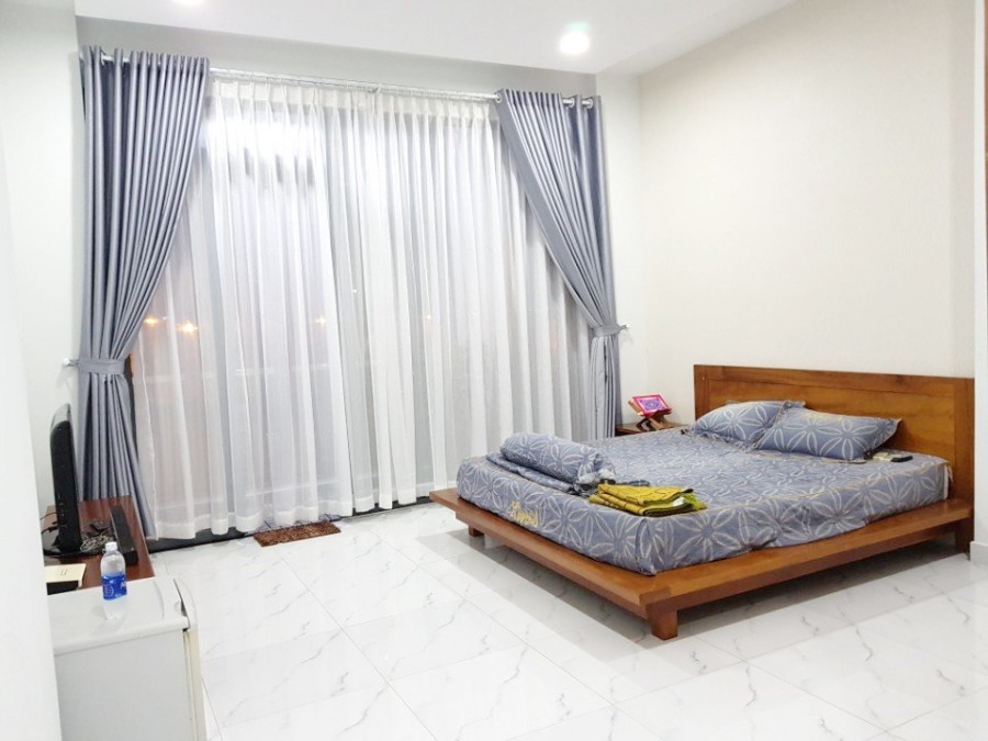 Nhà mới, 3 tầng, 4PN, 6WC, 76.5m2 MT đường nội bộ khu Bông Sao P5 Q8