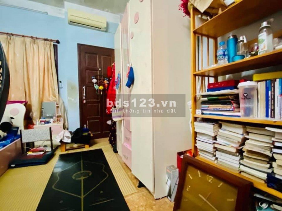 Siêu hiếm không có nhà nhỏ cần bán Cầu Giấy, 6 tầng đúc, gần ô tô tránh