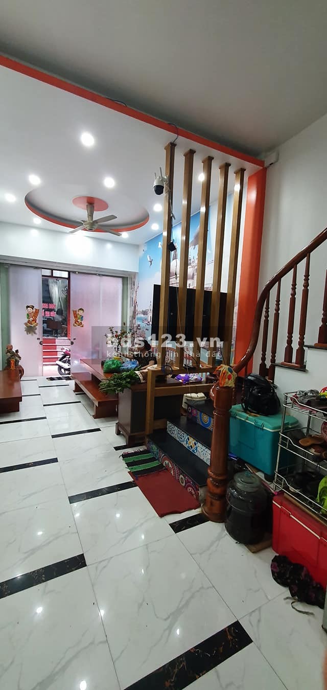 Chủ cần bán gấp nhà Tam Trinh, ngõ ô tô thông hai đầu, thoáng, ở sướng, diện tích rộng 44m2 nhỉnh 3 tỷ