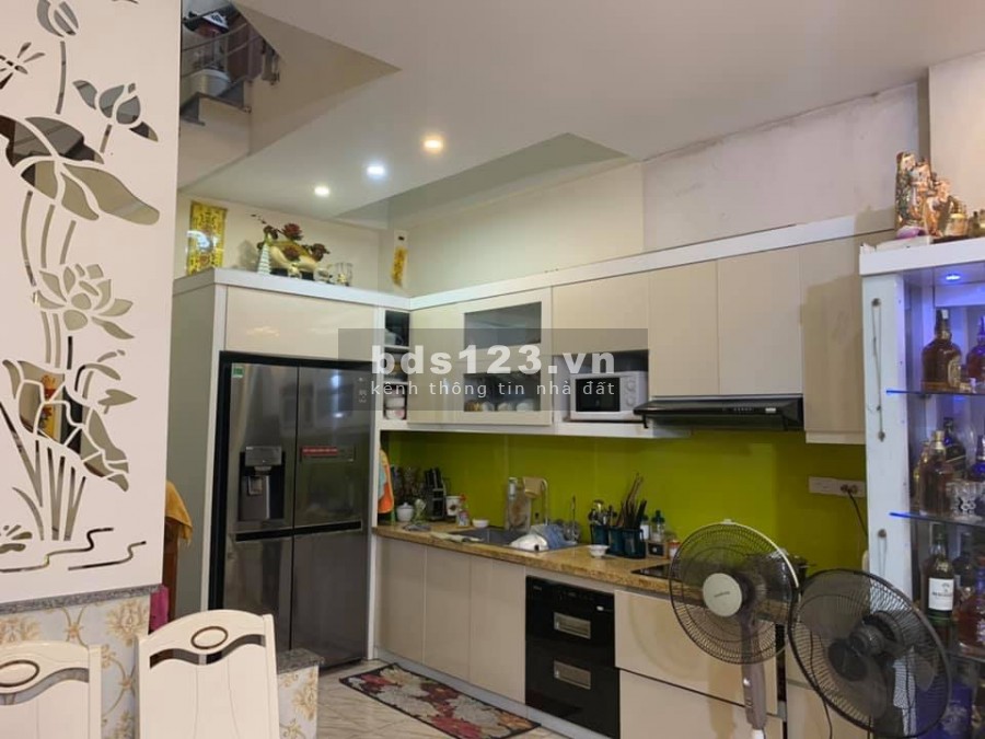Bán nhà 5 tầng x 41m2 Ngọc Thụy, Long Biên, Gần hồ, ngõ nông rộng