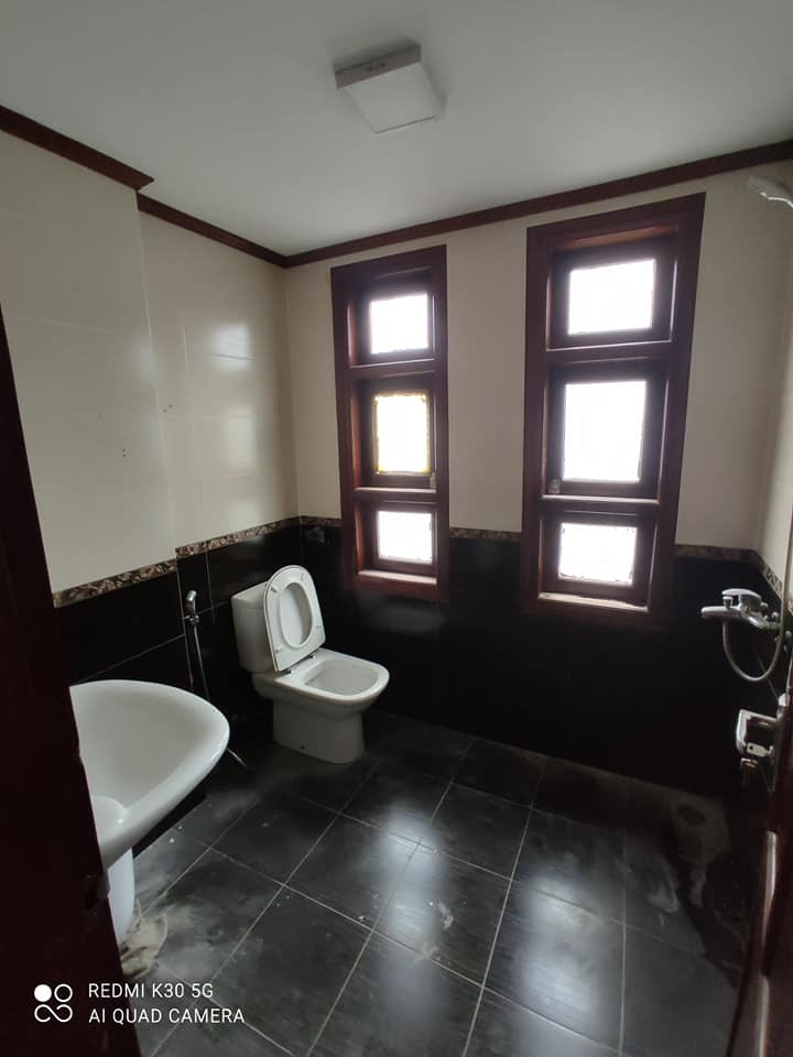 Bán nhà Văn Quán, lô góc 2 mặt tiền, ngõ thông, ô tô, kinh doanh spa, văn phòng 60m2 giá 6.5 tỷ