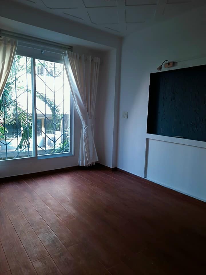 Bán nhà hẻm xe hơi dt 55m2, 3 tầng, giá 6.8 try, Nguyễn Văn Lượng, Gò Vấp