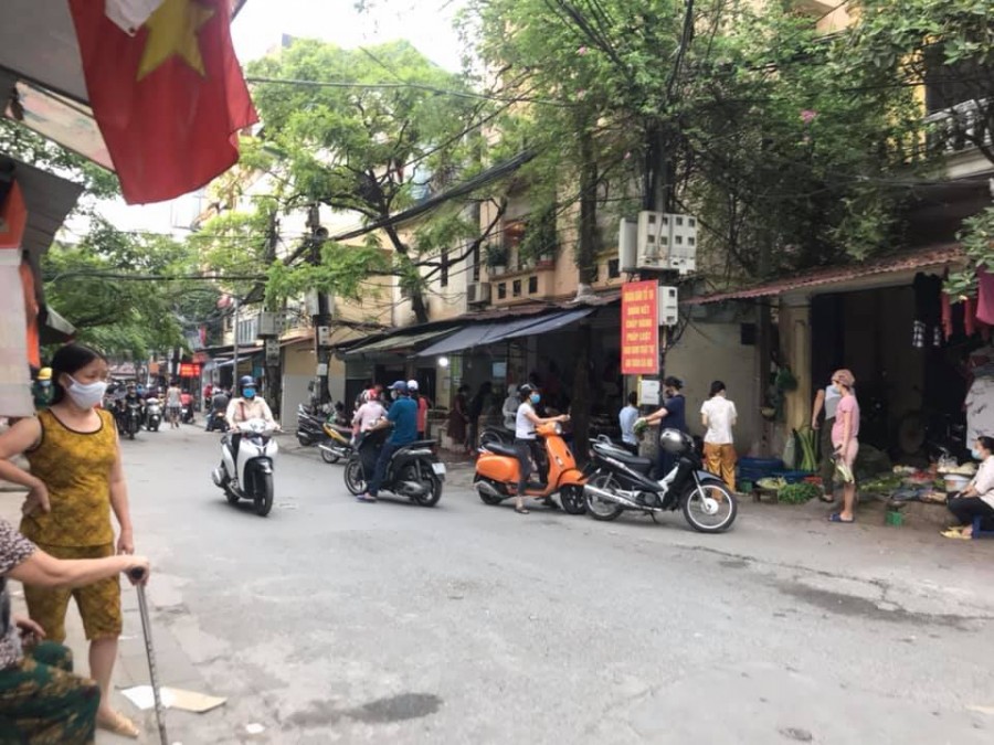 VIP !!! Bán gấp nhà phân lô ô tô vào nhà Hoàng Cầu, Đống Đa, 45m2,5 tầng Mặt tiền 4m, giá 13.2 tỉ